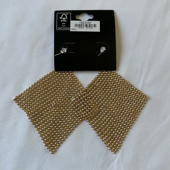 Torrid Mesh Kite Earrings - Picture 6 of 7